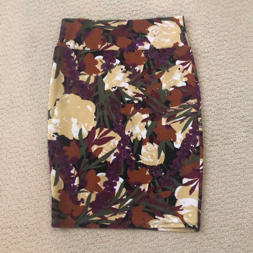 LuLaRoe pattern knit skirt